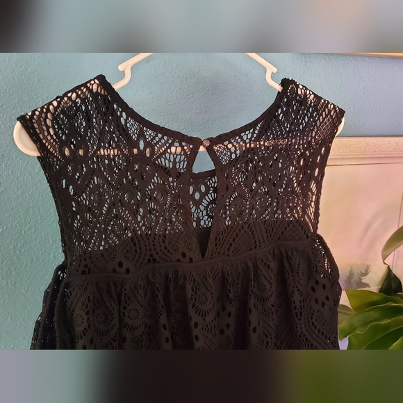 LANE BRYANT COLD SHOULDER LACE UPPER COTTON BOTTOM 14/16 BLACK DRESS - Picture 4 of 5